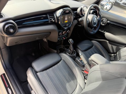 Mini Hatch COOPER 8