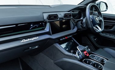 Lamborghini Urus SE 25