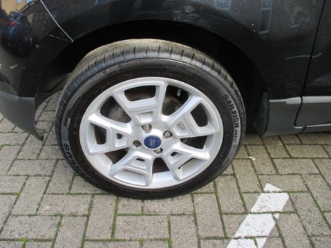 Ford Ecosport 1.0T EcoBoost Titanium 2WD Euro 5 (s/s) 5dr 12