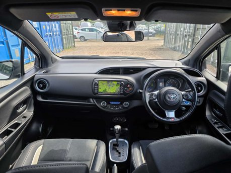 Toyota Yaris 1.5 VVT-h GR SPORT Hatchback 5dr Petrol Hybrid E-CVT Euro 6 (s/s) (100 ps) 6