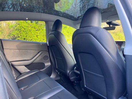 Tesla Model Y (Dual Motor) Long Range Auto 4WDE 5dr 32