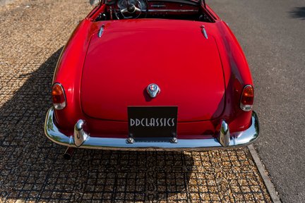 Alfa Romeo Giulietta Spider by Pininfarina 19