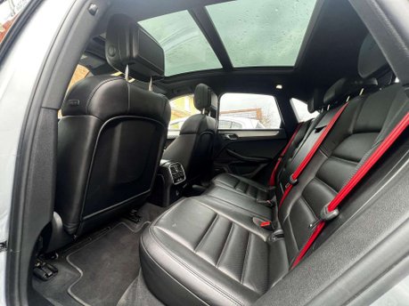 Porsche Macan 3.0 Macan GTS Semi-Auto 4WD 5dr 17