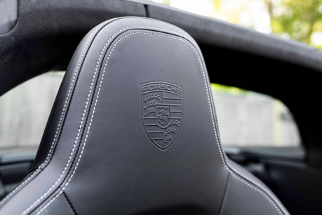 Porsche 911 TARGA 4 PDK. WARRANTY. CRUISE CONTROL. HEATED SEATS. HEATED WHEEL. 9