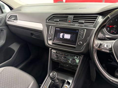 Volkswagen Tiguan 2.0 Tiguan SE Nav TDI BlueMotion Technology 5dr 12