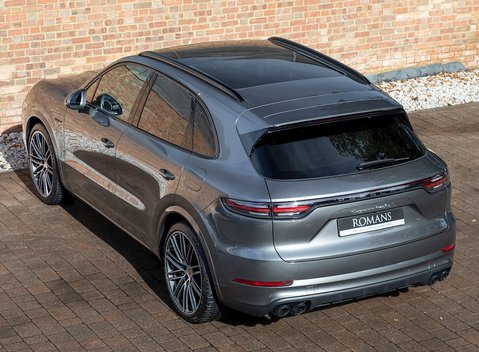 Porsche Cayenne Turbo S E-Hybrid 9