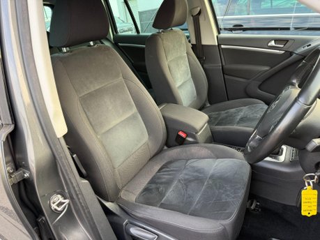 Volkswagen Tiguan 2.0 TDI BlueMotion Tech Match DSG 4WD Euro 5 (s/s) 5dr 25