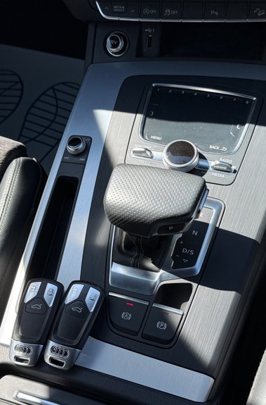 Audi Q5 TDI QUATTRO S LINE - PANORAMIC SUNROOF -TECH PACK -VIRTUAL COCKPIT 
