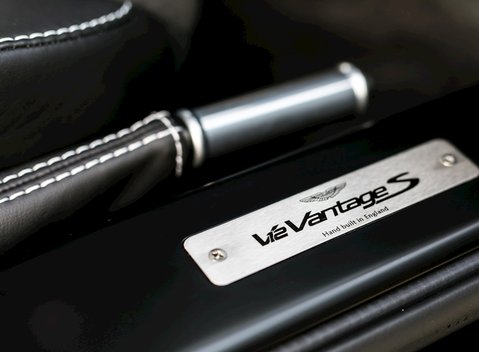 Aston Martin V12 Vantage S 18
