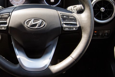 Hyundai KONA PREMIUM 20