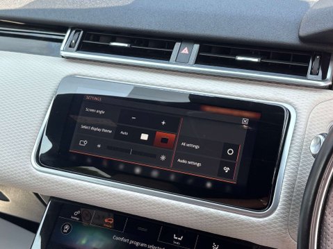Land Rover Range Rover Velar 2.0 D180 R-Dynamic SE SUV 5dr Diesel Auto 4WD Euro 6 (s/s) (180 ps) 51