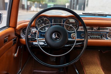 Mercedes-Benz SL Series 280 SL 15