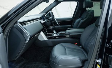 Land Rover Range Rover P530 Autobiography LWB 13
