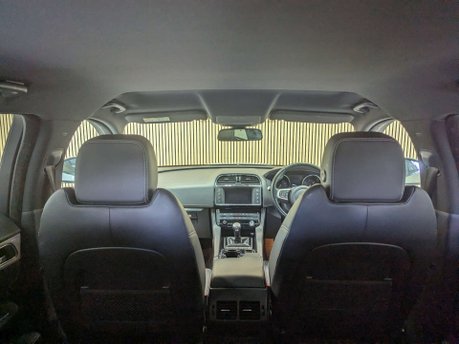 Jaguar F-Pace 2.0 F-Pace R-Sport AWD D 4WD 5dr 29