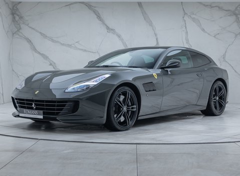 Ferrari GTC4 Lusso V12 TAILOR MADE 1