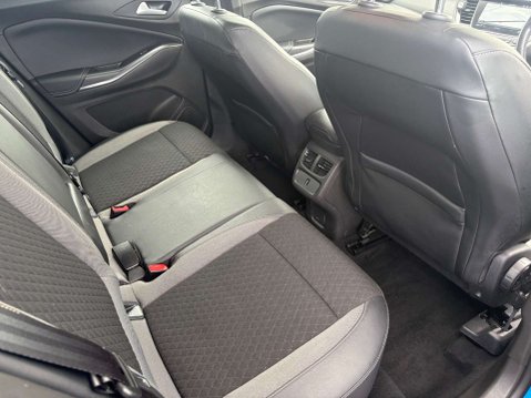 Vauxhall Grandland X 1.2 Turbo GPF Sport Nav SUV 5dr Petrol Manual Euro 6 (s/s) (130 ps) 35