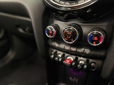 Mini Convertible 2.0 Cooper S 2dr 15