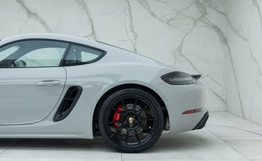 Porsche 718 Cayman GTS 4.0 32