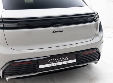 Porsche Macan Turbo Electric 35