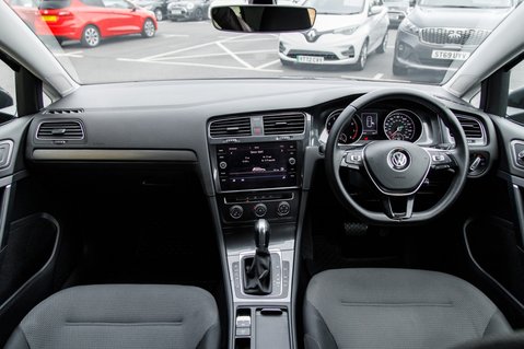 Volkswagen Golf MATCH TSI EVO DSG 3