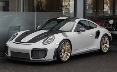 Porsche 911 GT2 RS (991) 2