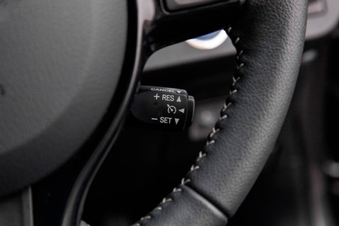 Toyota Yaris VVT-I ICON 19