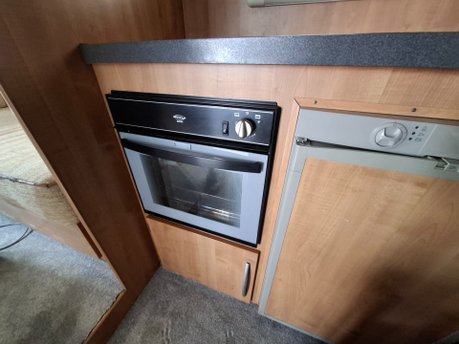 Auto-Trail Excel 600B 2009 10