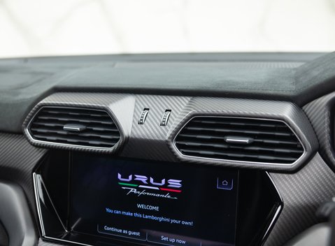 Lamborghini Urus PERFORMANTE 26