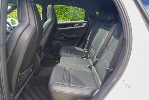 Porsche Cayenne COUPE V6 E-HYBRID 16