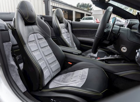 Ferrari California T 14