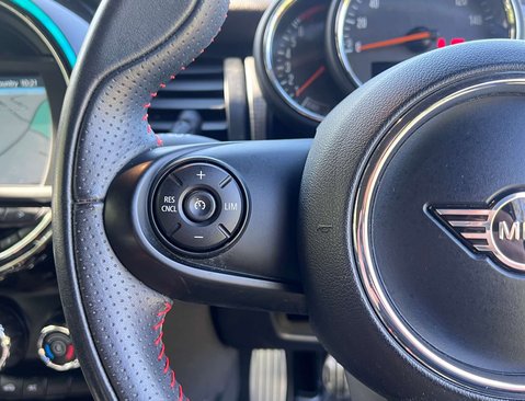 Mini Hatch 1.5 Cooper Sport 3dr 25