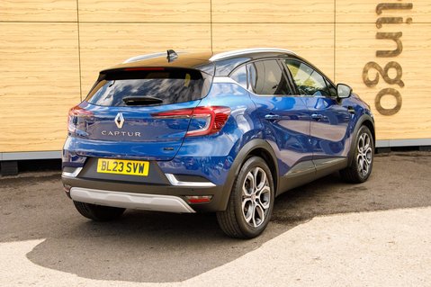 Renault Captur TECHNO E-TECH 2