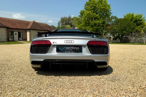 Audi R8 5.2 FSI V10 Plus S Tronic quattro Euro 6 (s/s) 2dr 9