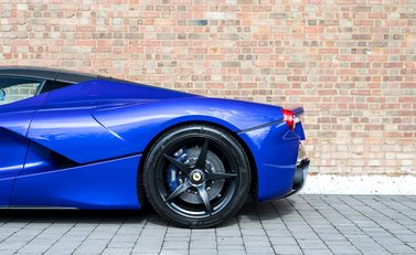Ferrari LaFerrari 29