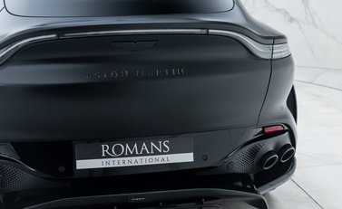 Aston Martin DBX 707 36