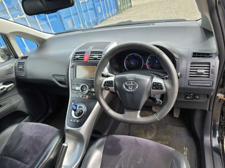Toyota Auris 1.8 VVT-h T Spirit Hatchback 5dr Petrol Hybrid CVT Euro 5 (s/s) (136 ps) 15