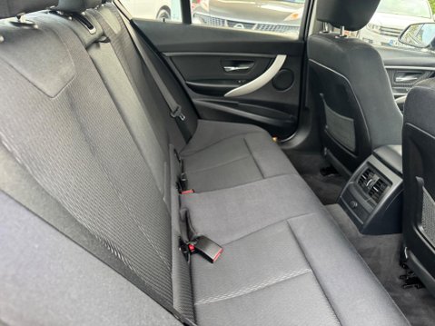 BMW 3 Series 2.0 320d ED EfficientDynamics Auto Euro 5 (s/s) 4dr 26