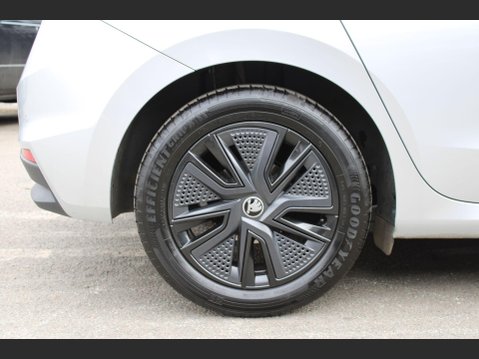 Skoda Fabia DESIGN EDITION TSI DSG 15