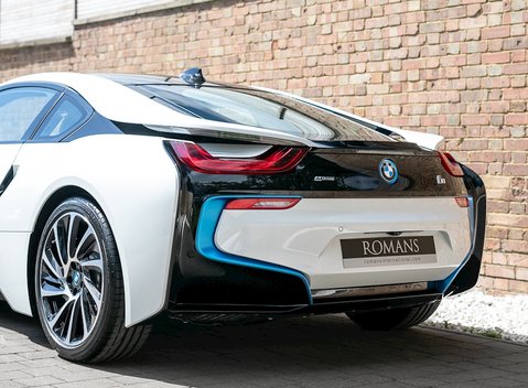 BMW I8 23