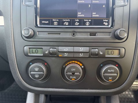 Volkswagen Golf 2.0 Golf GTi Pirelli 5dr 26