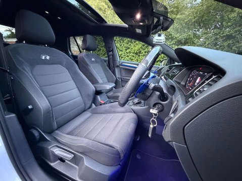 Volkswagen Golf 2.0 Golf R TSi Semi-Auto 4WD 5dr 25