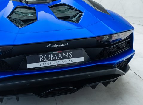 Lamborghini Aventador S LP 740-4 ROADSTER 29
