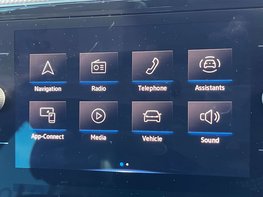 Volkswagen Passat 1.5 Passat R-Line TSi Evo 5dr 31