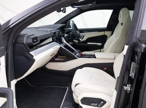 Lamborghini Urus V8 11