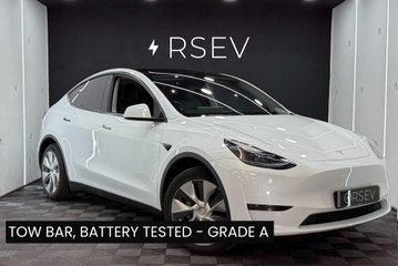 Tesla Model Y LONG RANGE AWD TOW BAR One Owner GROK AI Adaptive LEDs Pano Roof VAT Q