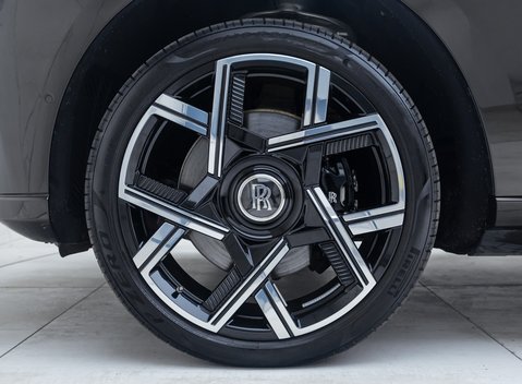 Rolls-Royce Cullinan Series II BLACK BADGE 36
