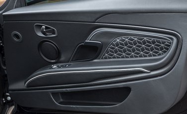 Aston Martin DBS Superleggera 20