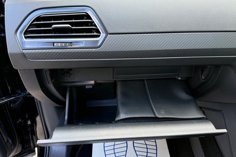 Volkswagen Tiguan R-LINE TDI DSG - RARE LEATHER INTERIOR - APPLE CAR PLAY -CAMERA 70