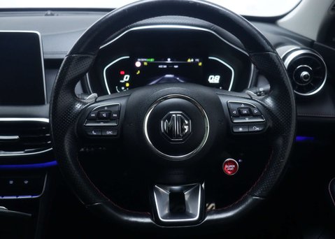 MG HS 1.5 MG HS Exclusive Semi-Auto 5dr 16