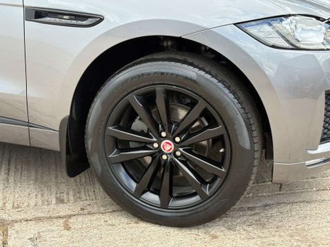 Jaguar F-Pace 2.0 F-PACE Chequered Flag AWD D Auto 4WD 5dr 8